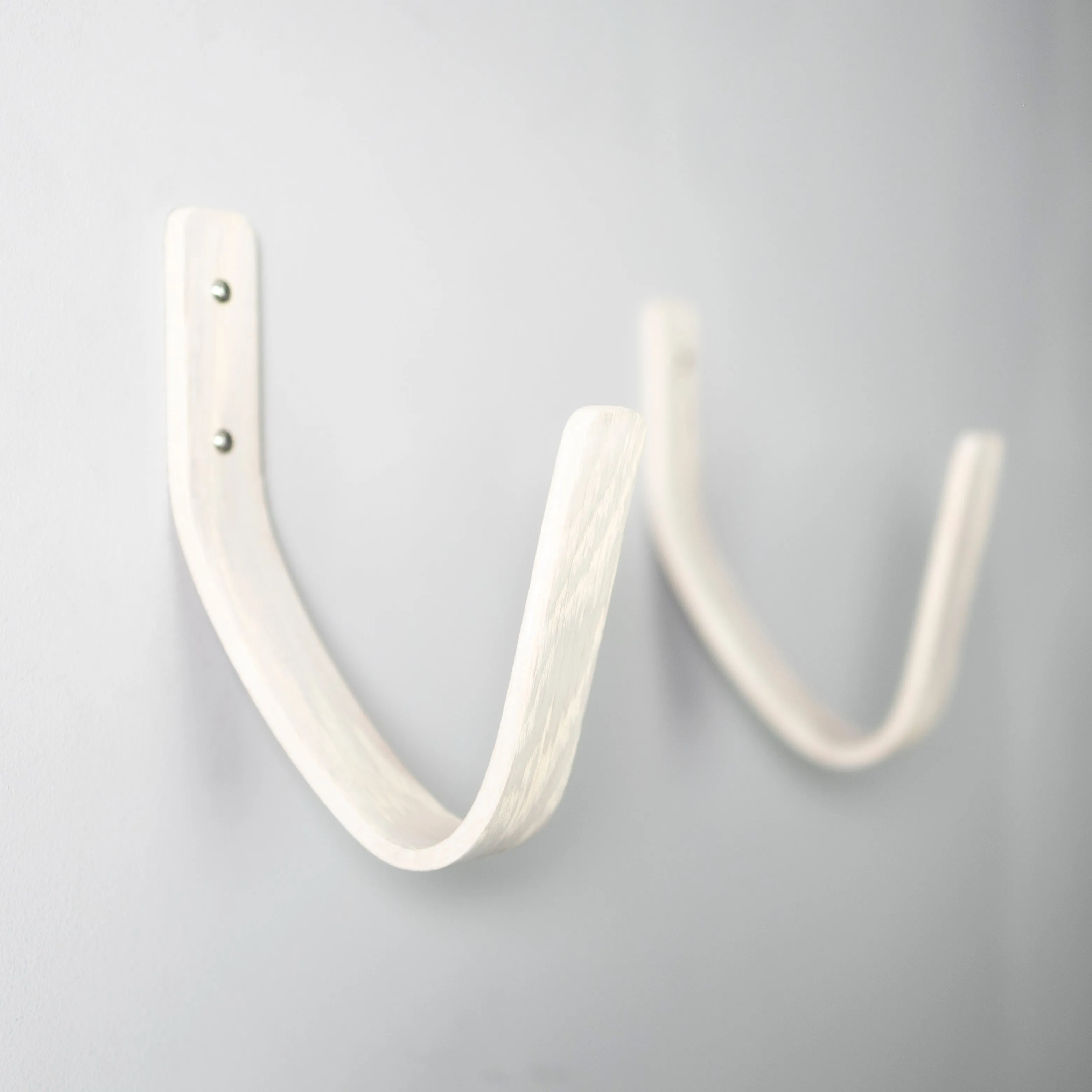 Waves 1.0 | Shortboard - Surfboard Wall Mounts | Nordic White
